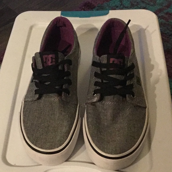 DC Women’s Skate shoes - Picture 4 of 5
